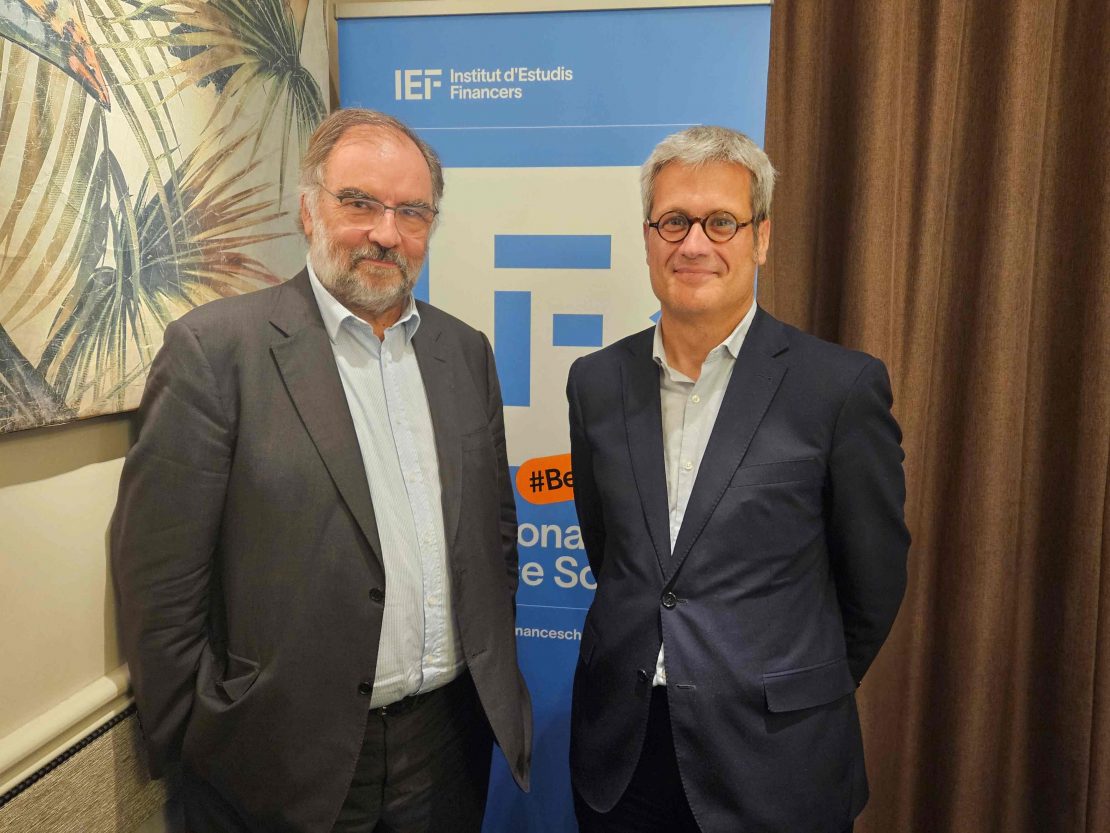 De izquierda a derecha: Josep Soler, presidente del Consejo Asesor del IEF y Ferran Teixes, director general del IEF y de la Barcelona Finance School